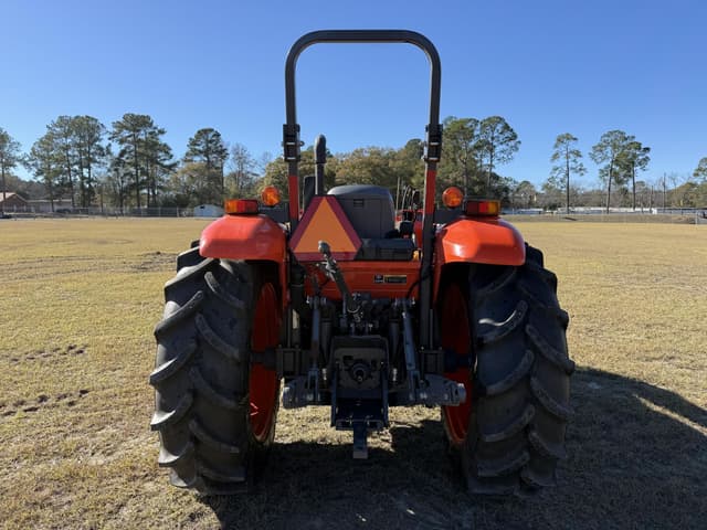 Image of Kubota M7060HD equipment image 3