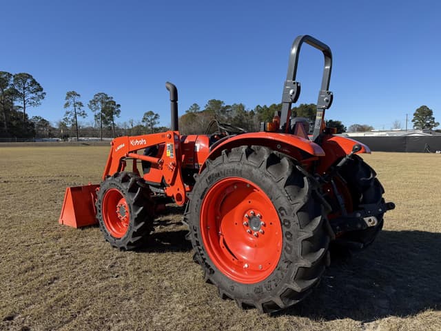 Image of Kubota M7060HD equipment image 2