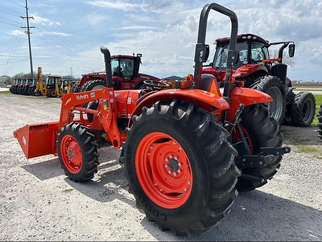 Image of Kubota M7060HD equipment image 4