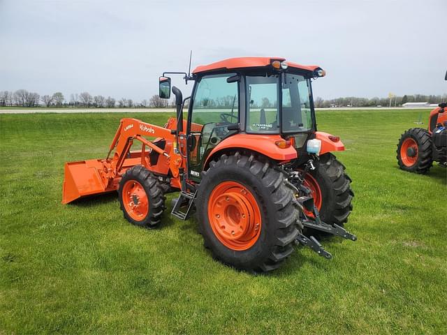 Image of Kubota M7060 equipment image 2