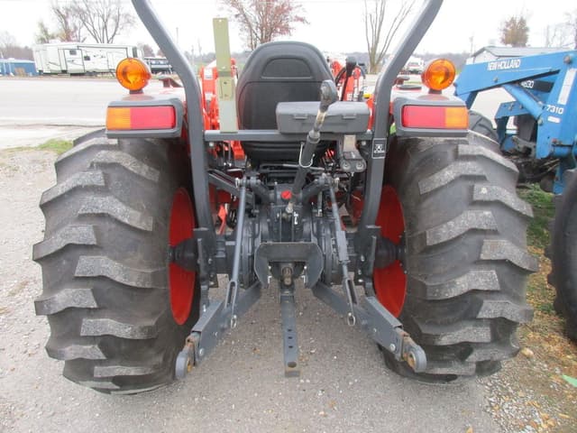 Image of Kubota MX6000HST equipment image 2