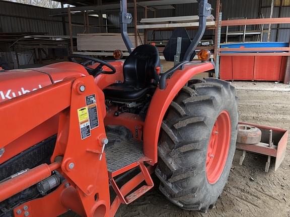 Image of Kubota MX5400 equipment image 4