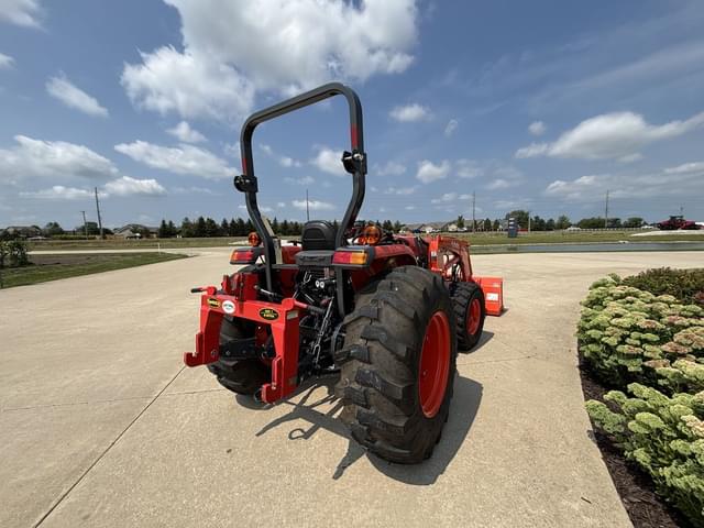 Image of Kubota MX5400 equipment image 2