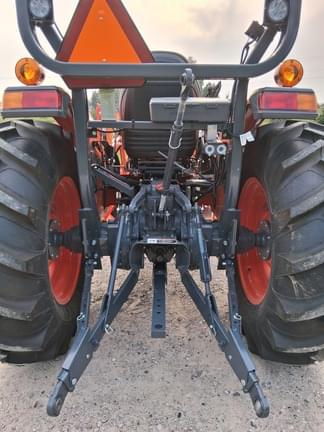 Image of Kubota MX5400 equipment image 4