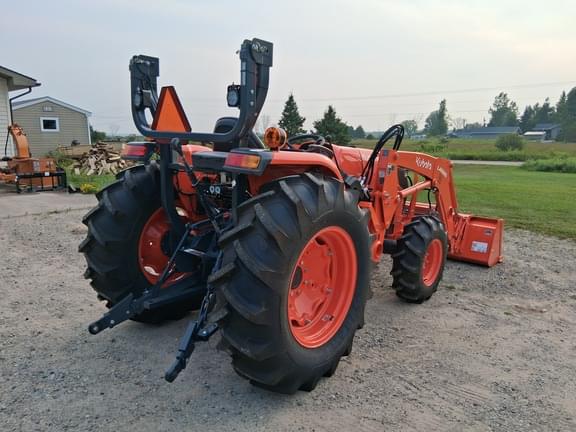Image of Kubota MX5400 equipment image 2