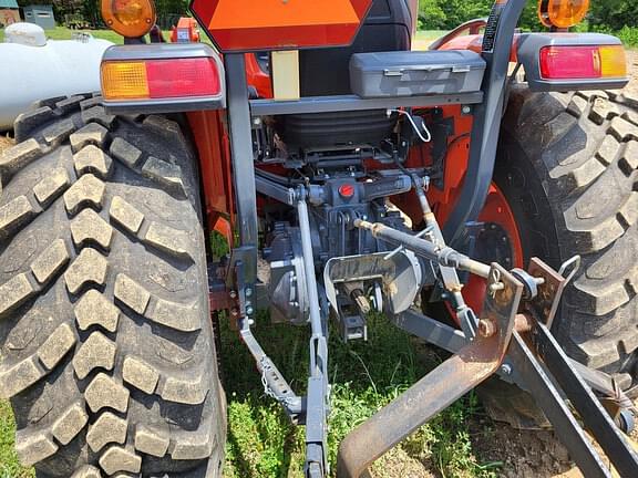 Image of Kubota MX5400 equipment image 4
