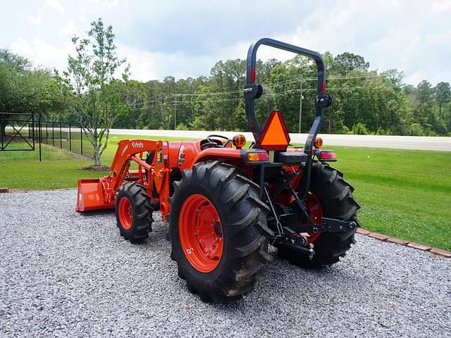 Image of Kubota MX5400DT equipment image 2