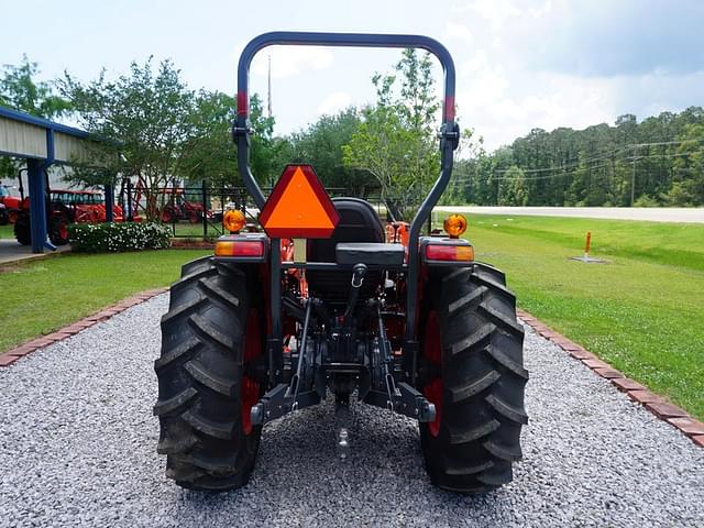 Image of Kubota MX5400DT equipment image 3