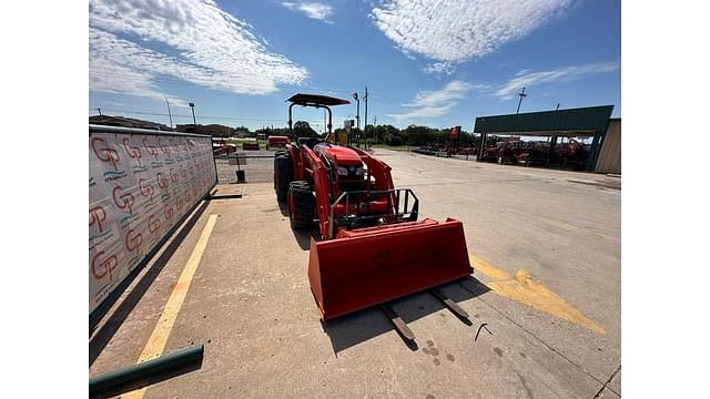 Image of Kubota MX5400DT equipment image 3