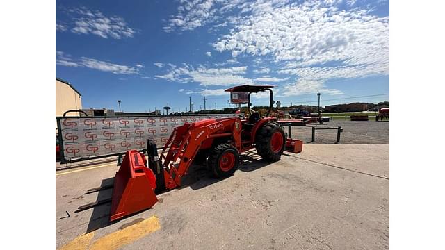 Image of Kubota MX5400DT equipment image 2