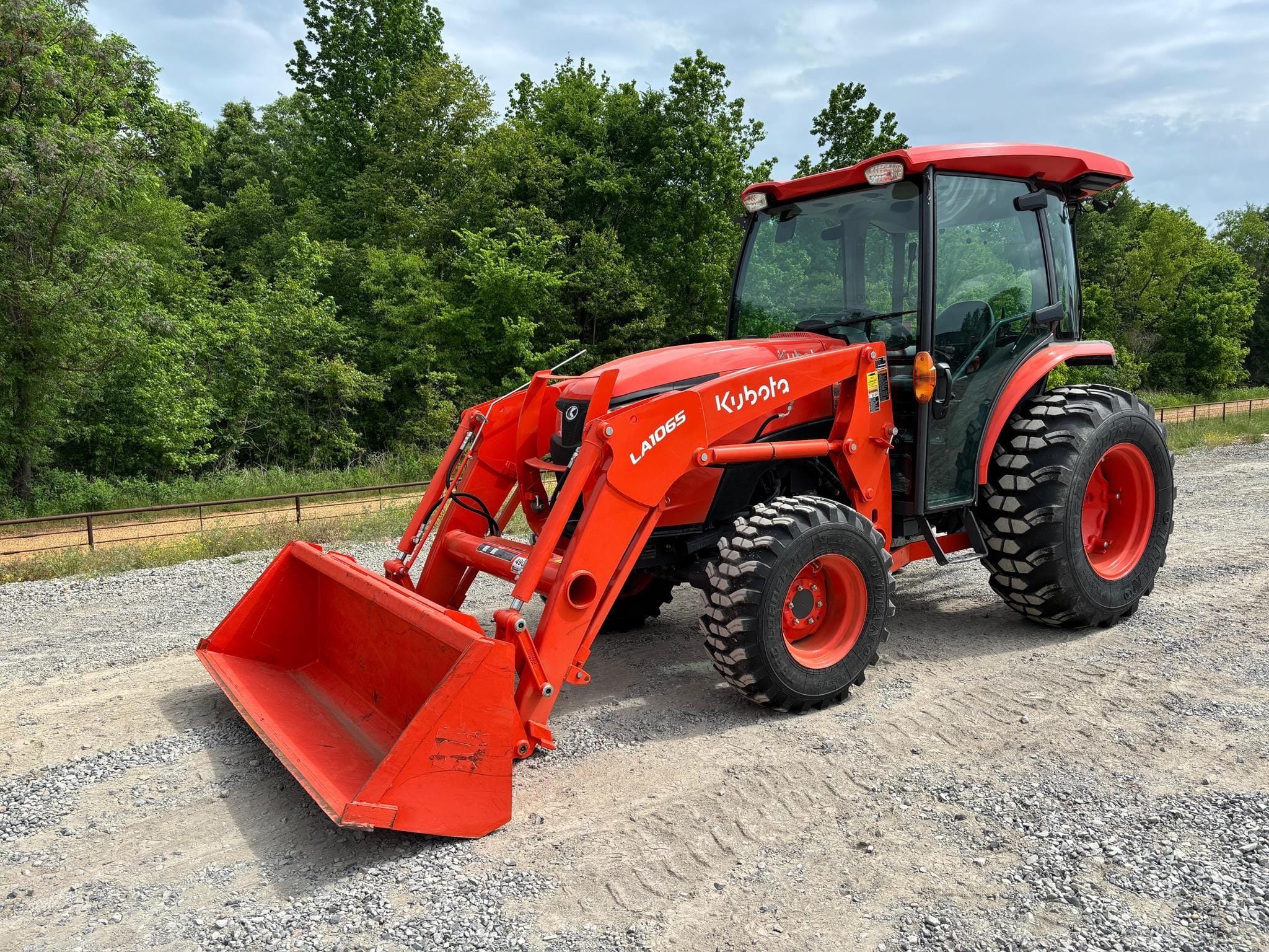 2023 Kubota MX5400DTC Equipment Image0