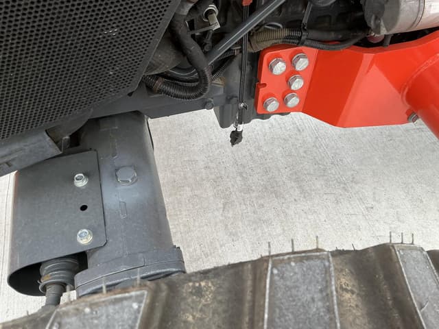 Image of Kubota MX5400HST equipment image 4