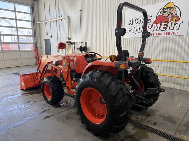 Image of Kubota MX5400HST equipment image 4