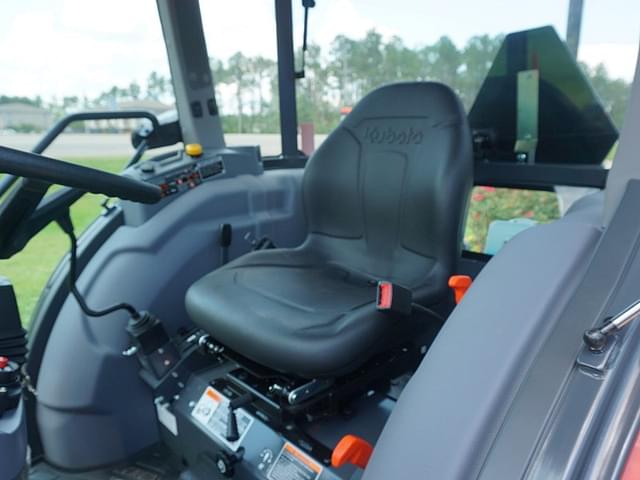 Image of Kubota MX5400 equipment image 4