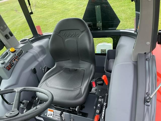 Image of Kubota MX5400 equipment image 4