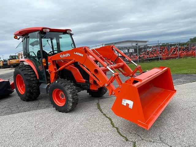 Image of Kubota MX5400 equipment image 2