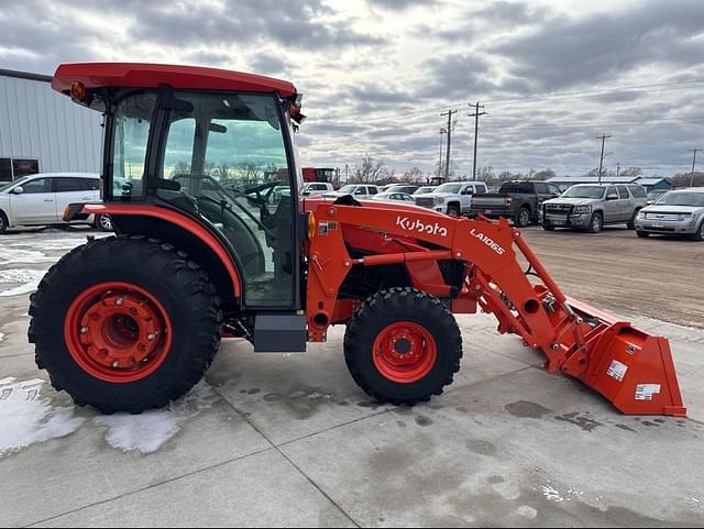 Image of Kubota MX6000 equipment image 4