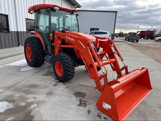 Image of Kubota MX6000 equipment image 1