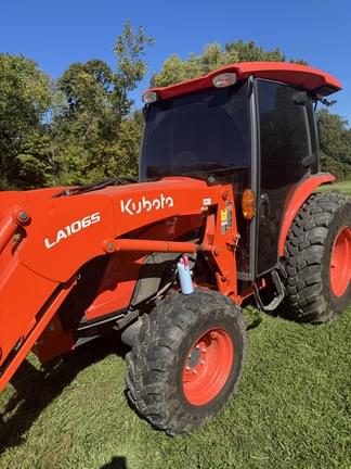 Image of Kubota MX6000 equipment image 4