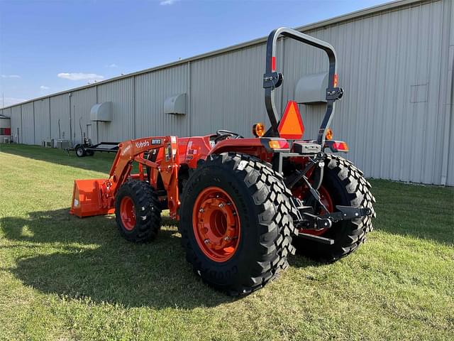 Image of Kubota MX6000 equipment image 2