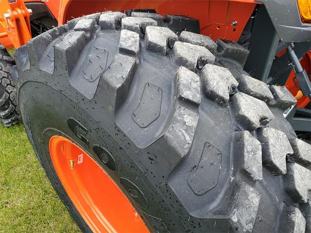 Image of Kubota MX6000 equipment image 4