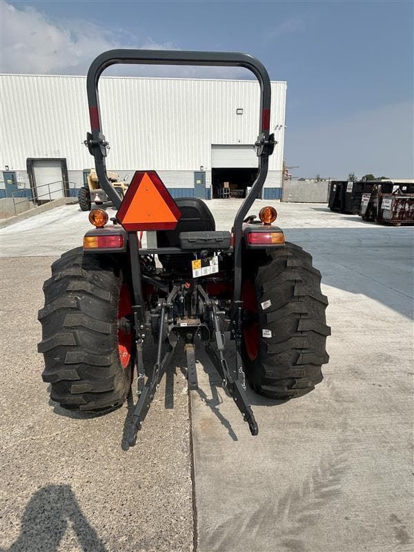 Image of Kubota MX6000HST equipment image 3