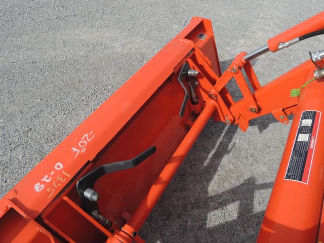 Image of Kubota MX6000HSTC equipment image 4