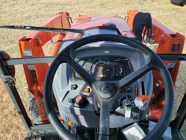 Image of Kubota MX6000 equipment image 4