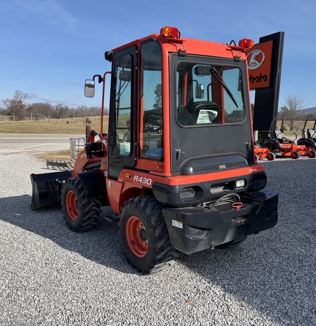 Image of Kubota R430 equipment image 4