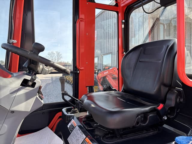 Image of Kubota R430 equipment image 1