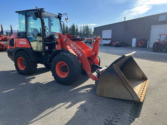 Image of Kubota R640 equipment image 3