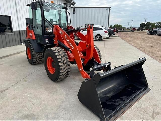 Image of Kubota R640 equipment image 4