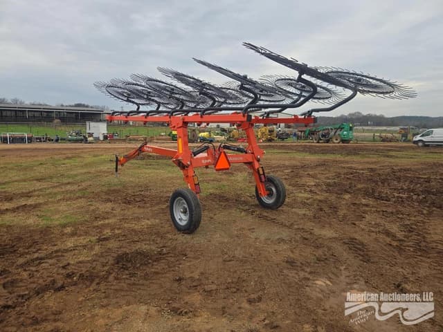 Image of Kubota RA212CR equipment image 1