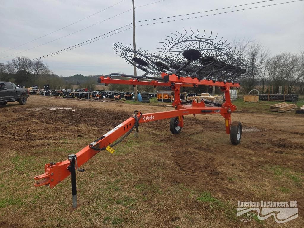 2023 Kubota RA212CR Equipment Image0