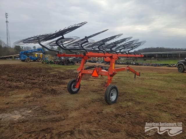 Image of Kubota RA212CR equipment image 4