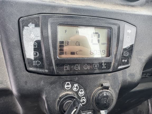 Image of Kubota RTV-X1100 equipment image 4