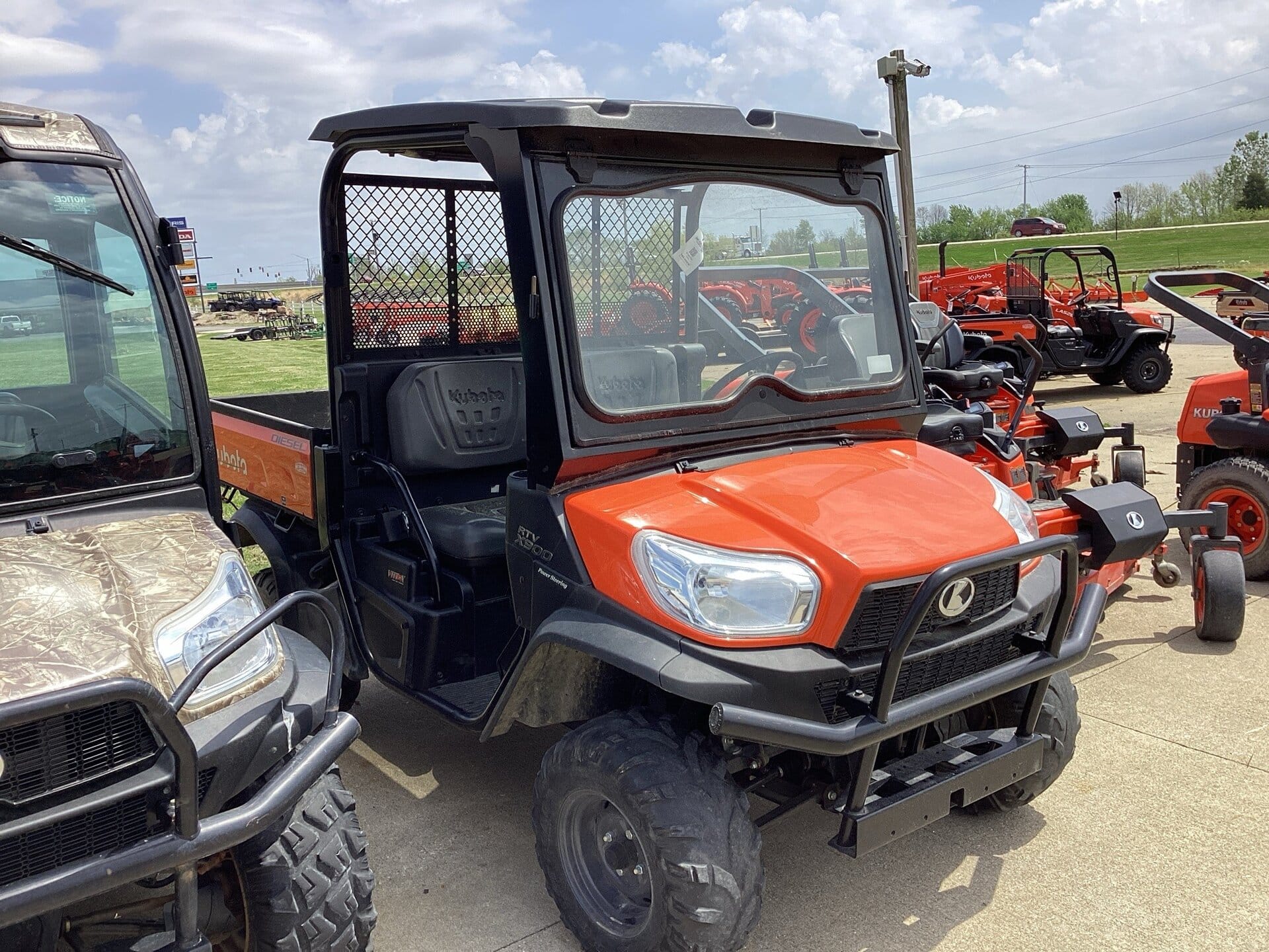 2023 Kubota RTV-X900 Equipment Image0