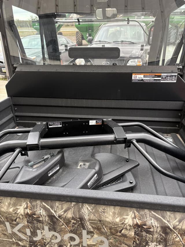 Image of Kubota RTV-XG850 equipment image 4