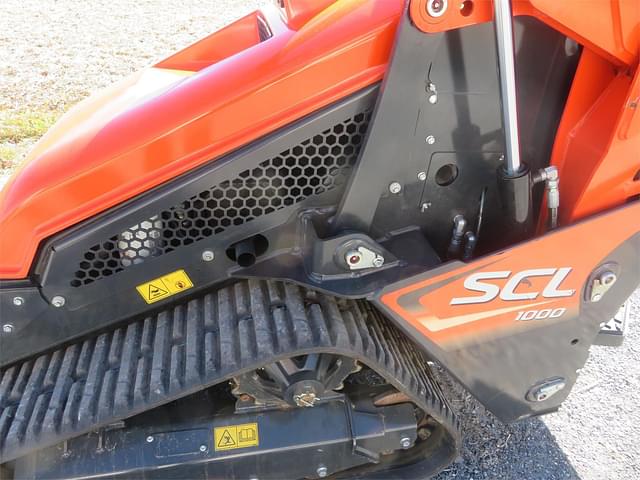 Image of Kubota SCL1000 equipment image 4