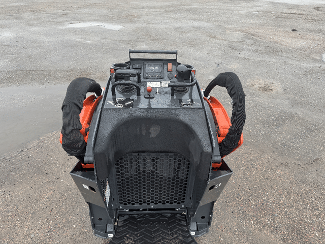 Image of Kubota SCL1000 equipment image 4