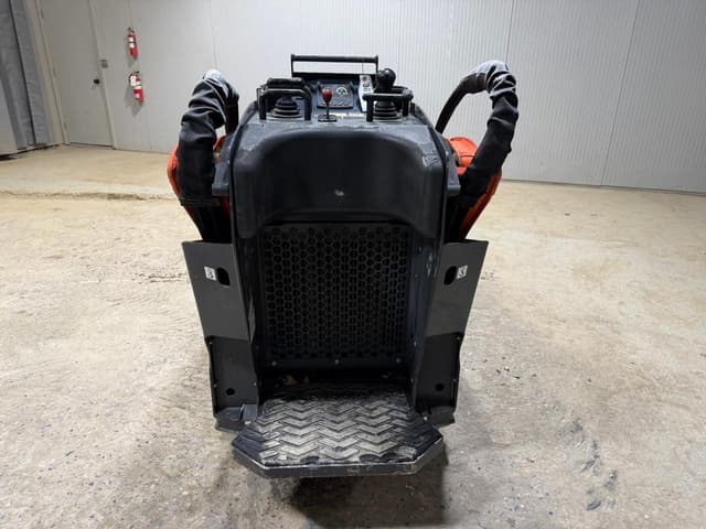 Image of Kubota SCL1000 equipment image 3