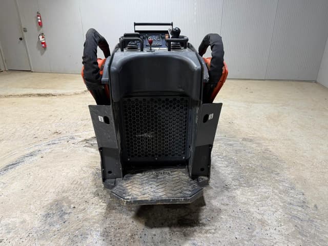 Image of Kubota SCL1000 equipment image 3