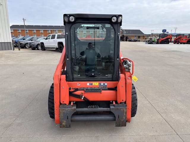 Image of Kubota SSV65 equipment image 2