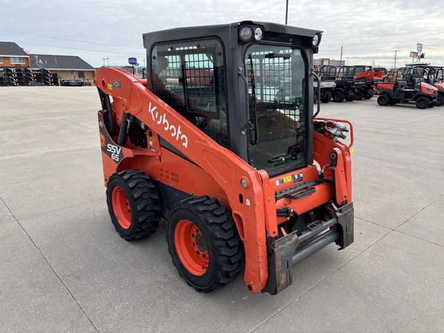 Image of Kubota SSV65 equipment image 3