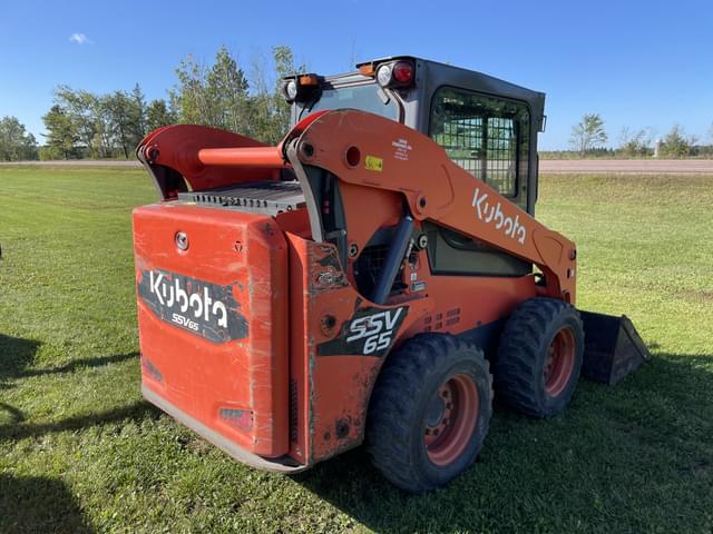Image of Kubota SSV65 equipment image 4
