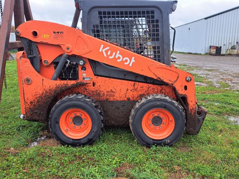 2023 Kubota SSV65 Equipment Image0