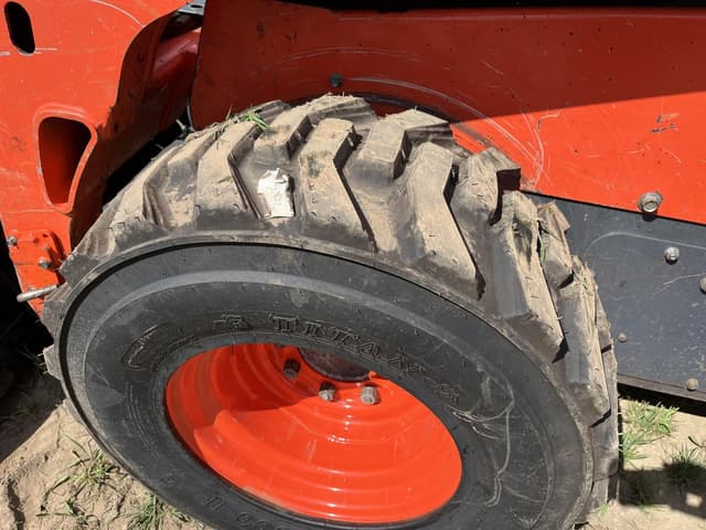 Image of Kubota SSV75 equipment image 4