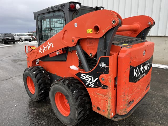 Image of Kubota SSV75HC equipment image 4