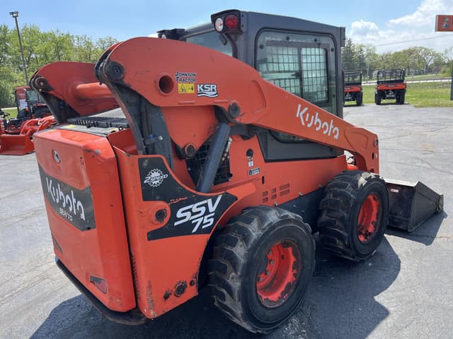 Image of Kubota SSV75 equipment image 3