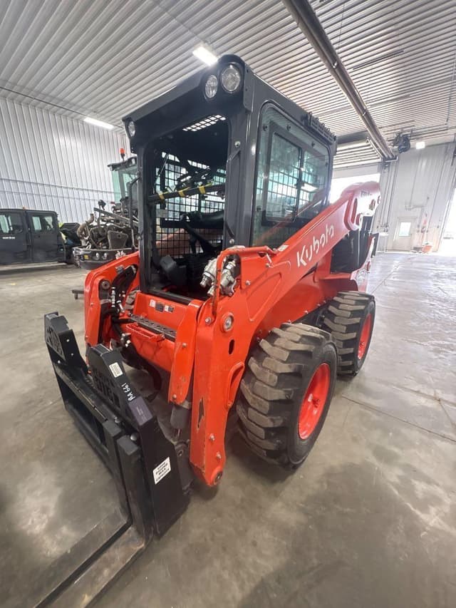 Image of Kubota SSV75 equipment image 1